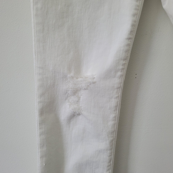 Madewell 9" High-Rise Skinny Crop Jeans in Pure White  Knee-Rip Edition Size 27 - Picture 6 of 16